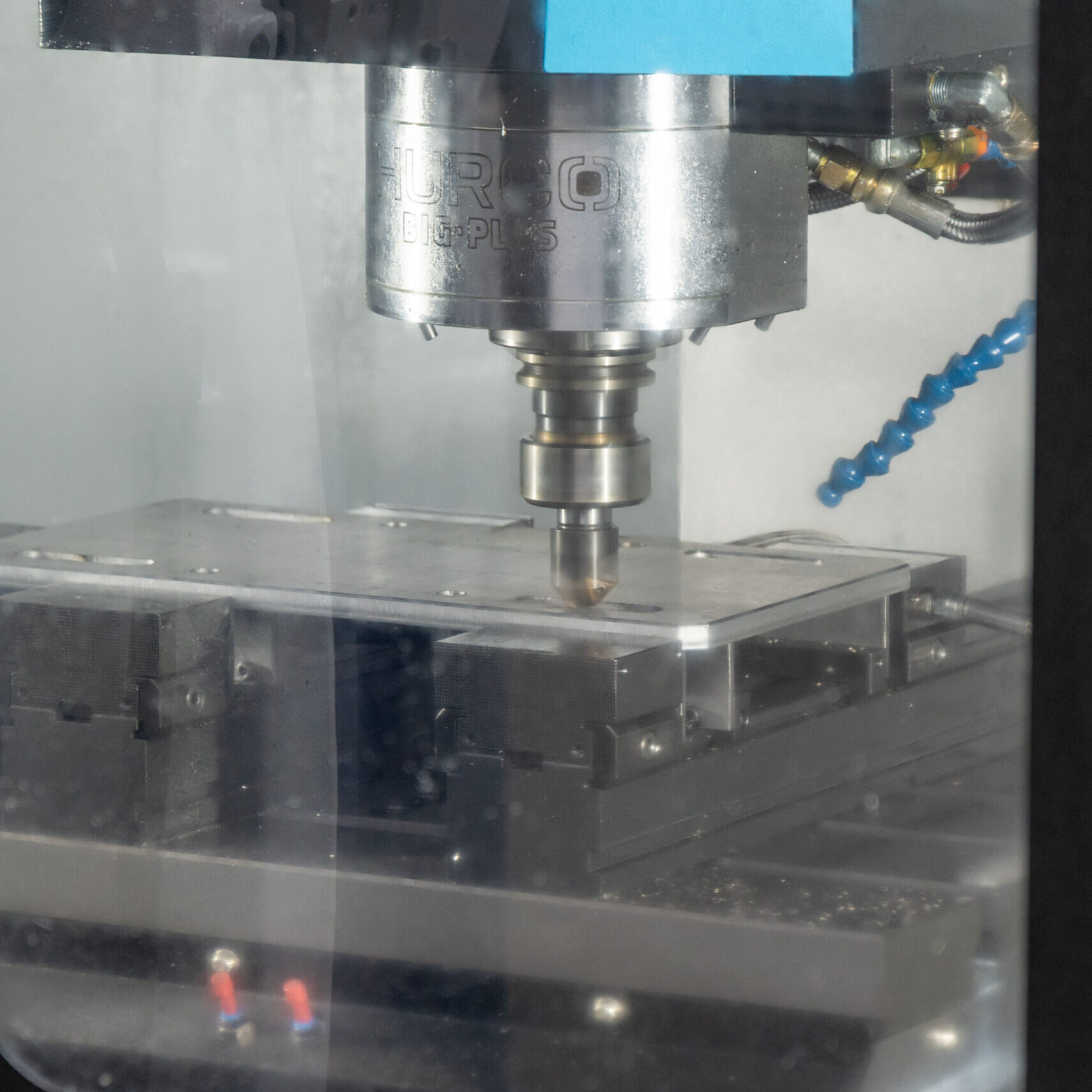 Prozessbild: CNC-Bearbeitung am Bauteil in der Maschine